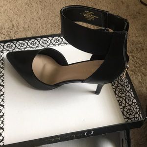 Nicole Miller black heels NM CARTY